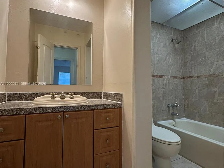 1008 NW 45th Ave #8 — Photo 12