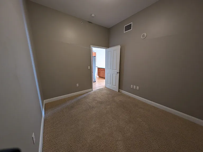 1950 N Logan St #914 — Photo 7