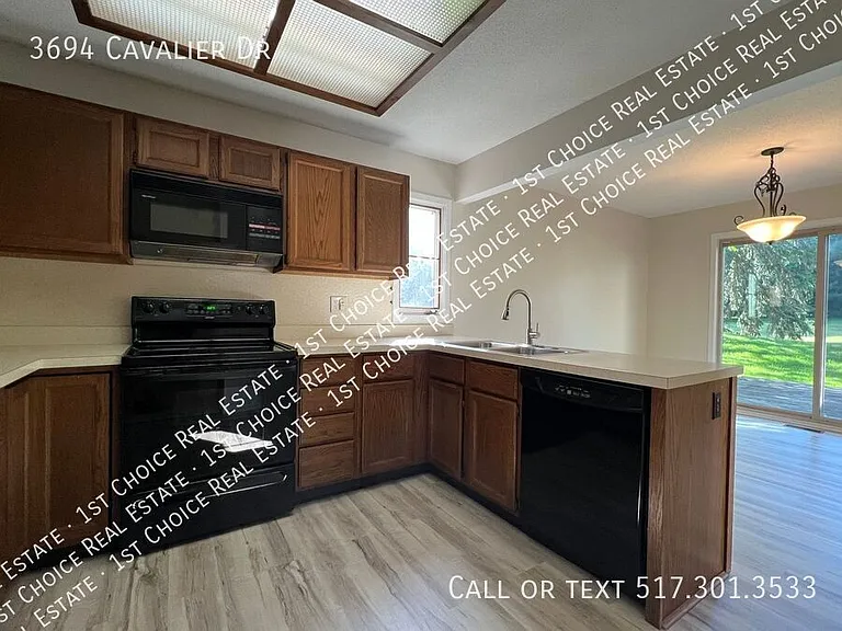 3694 Cavalier Dr — Photo 11