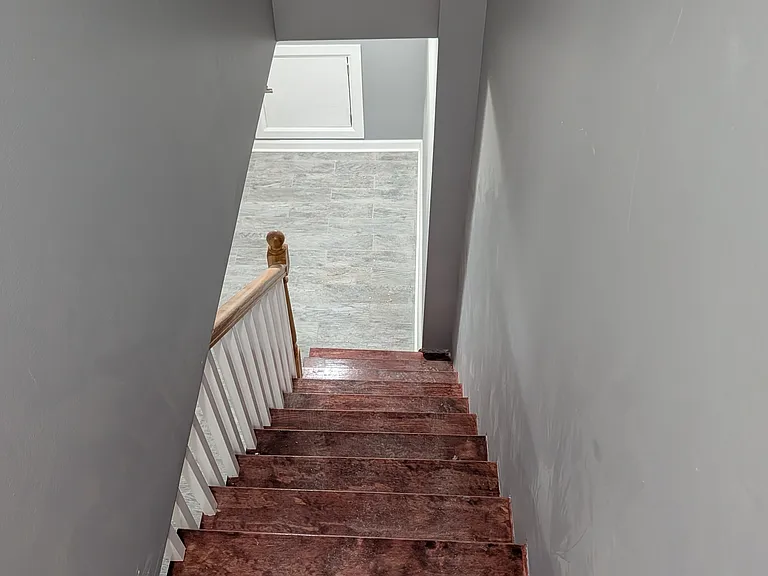 5260 Burton St — Photo 10