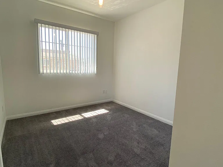 9731 Vesper Ave #9 — Photo 19