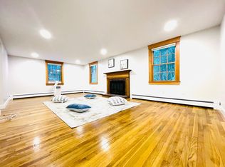 30 W Main St #30, Hopkinton, MA 01748