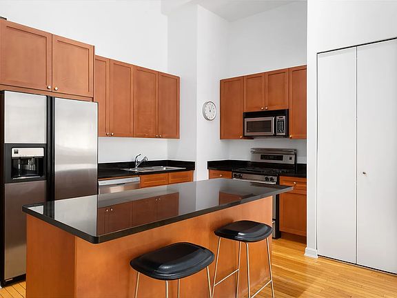 3rd image of 252 7th Ave APT 3J
