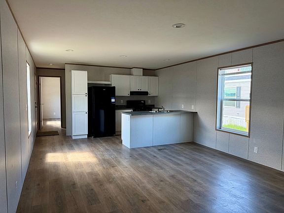 3rd image of 2155 S Brabant