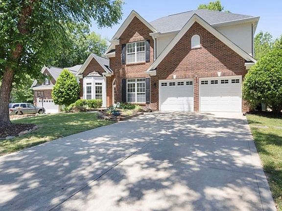 2nd image of 15811 Lavenham Rd