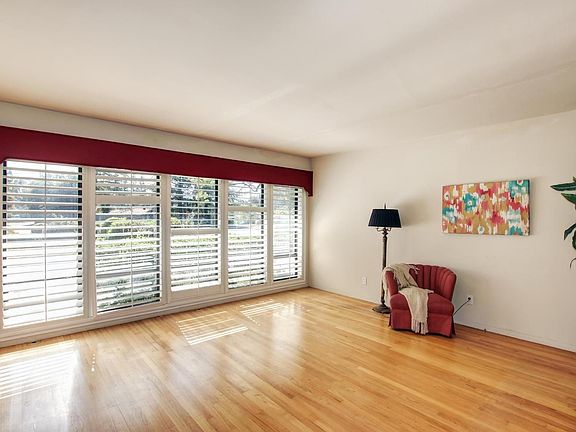 4th image of 3851 Fair Oaks Blvd