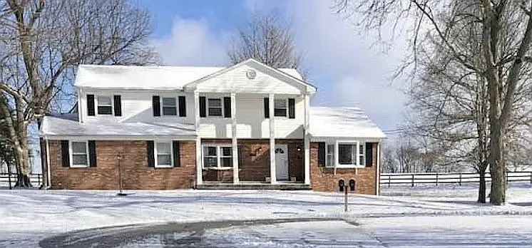 148 Woodlark Rd — Photo 2