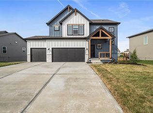 18251 W 166th Ter, Olathe, KS 66062