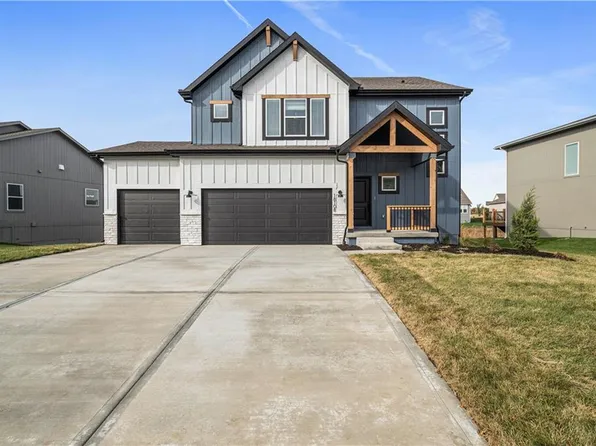 18251 W 166th Ter, Olathe, KS 66062