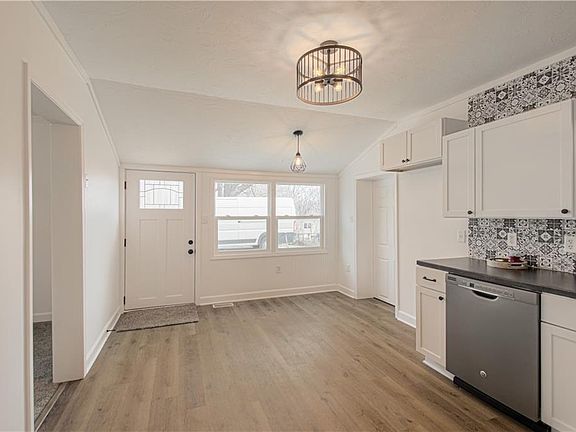 2nd image of 765 Olive St
