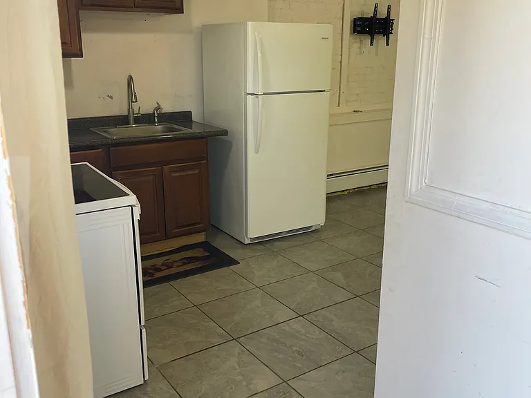 1109 Charles St #3 — Photo 7