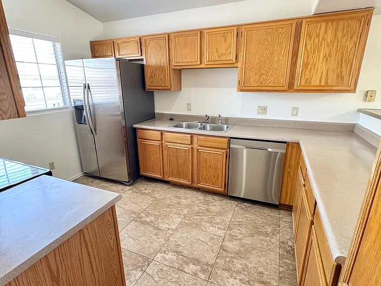 7707 W Rancho Dr — Photo 8