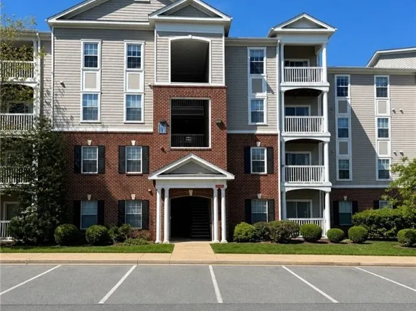 192 Yellowstone Dr APT 306, Charlottesville, VA 22903