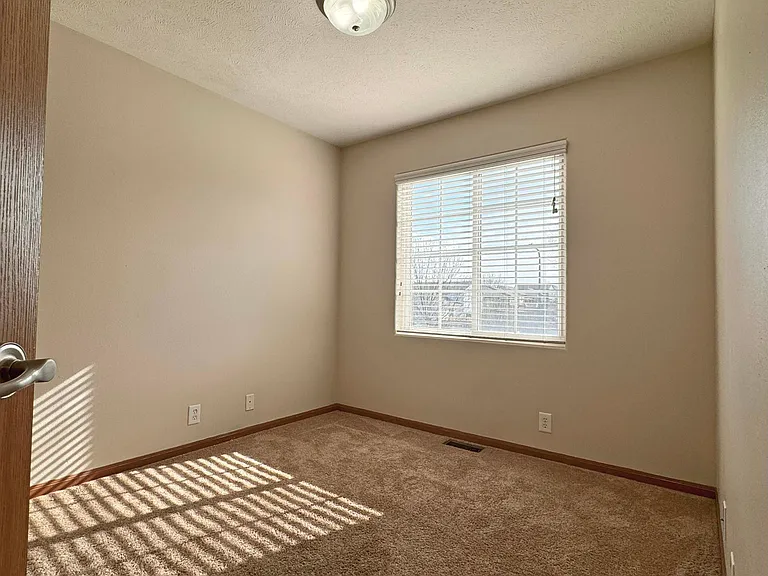 4332 N Hws Cleveland Blvd — Photo 14