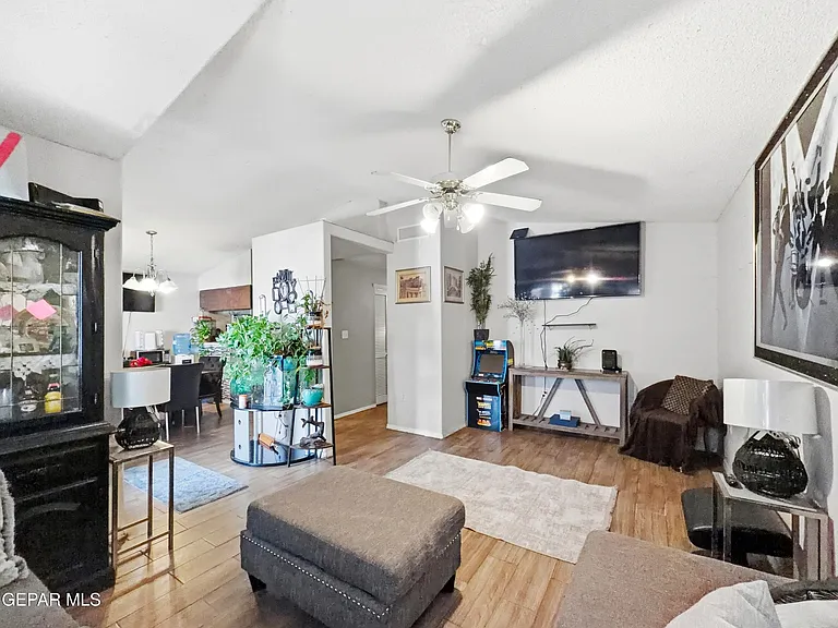 1476 Enrique Perez Cir — Photo 4