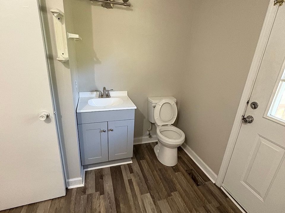 2nd image of 431 E Donaldson Ave