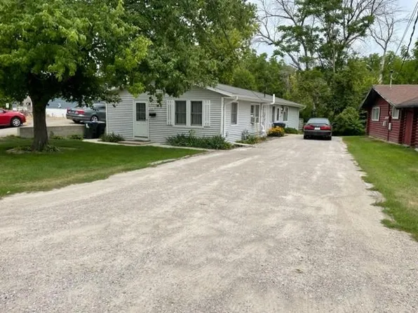 1120 & 1124 Saint Clement St, Iowa City, IA 52245