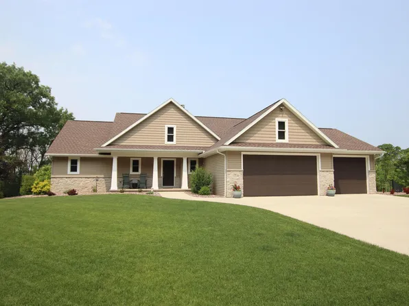 36 Easterlies Ct, Fond Du Lac, WI 54937