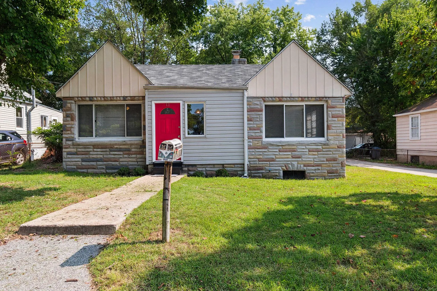 11 Saint Agnes Rd photo 1