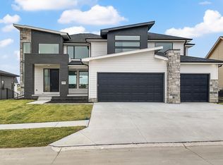 21058 D St, Elkhorn, NE 68022