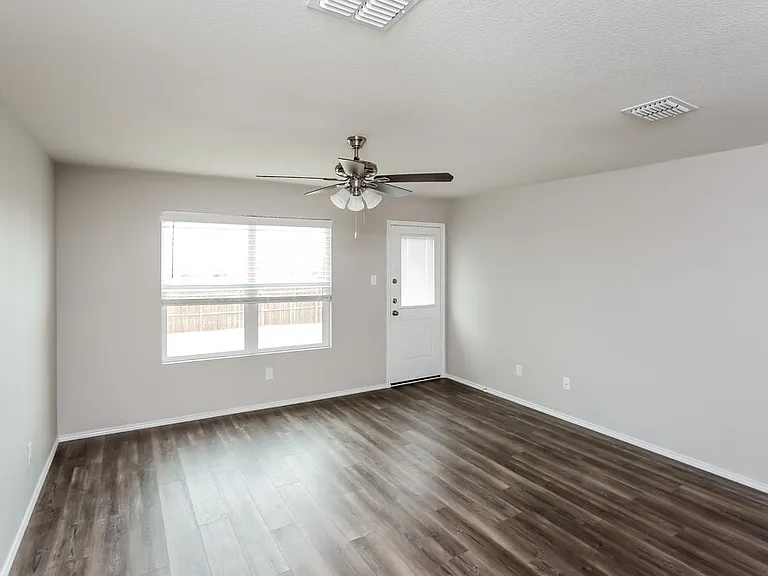 5537 Berea St — Photo 4