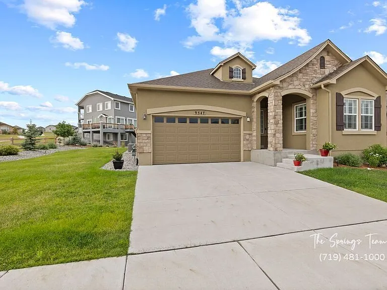 9547 Dewitt Dr — Photo 2