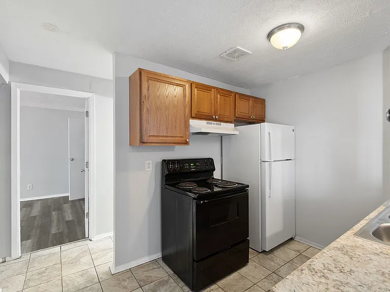 2356 Harrison Ave — Photo 8