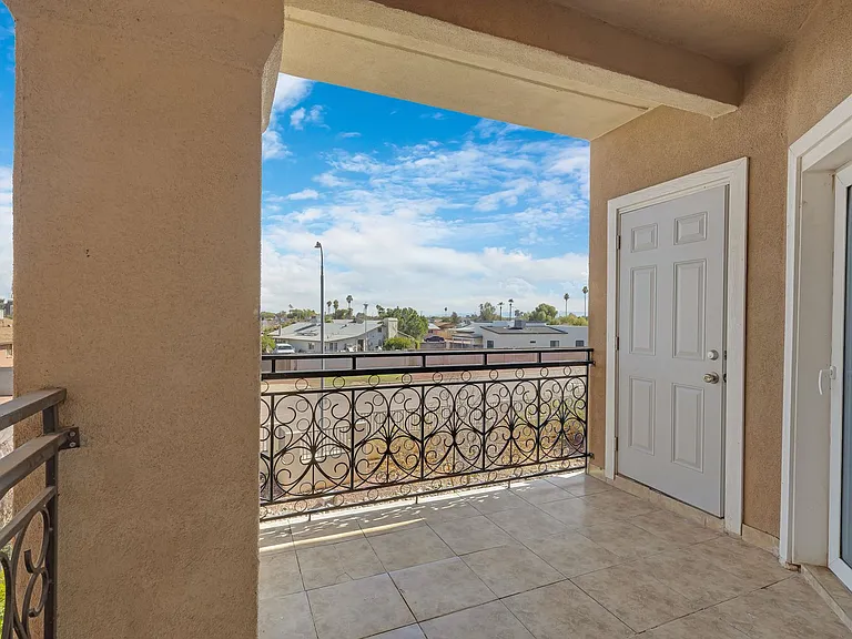 Desert View Apartments — Photo 44