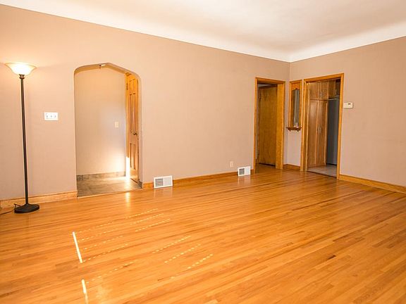 5th image of 3137 Stinson Blvd