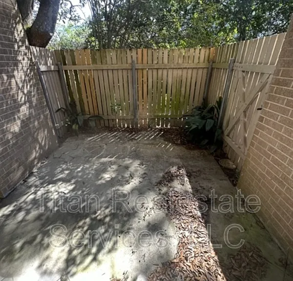 1301 Saint John St #107 — Photo 8