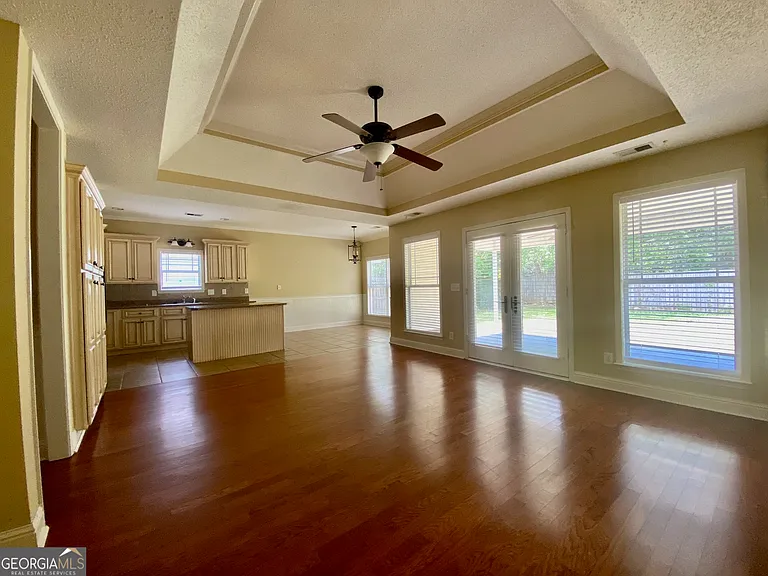 313 Madison Place Pkwy — Photo 4