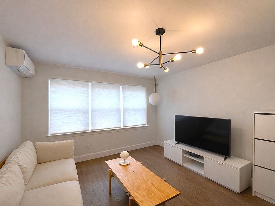 1st image of 31-22 31st St #4