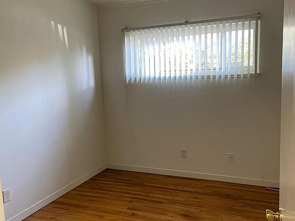 4th image of 3327 Alma St