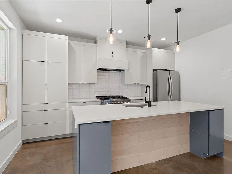 2509 S 4th St — Photo 11