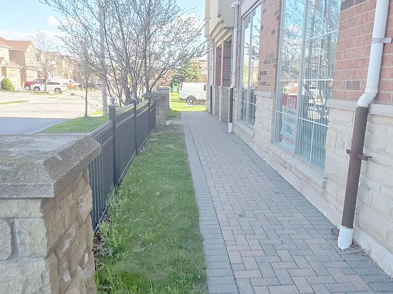 9699 Jane St #13 — Photo 42