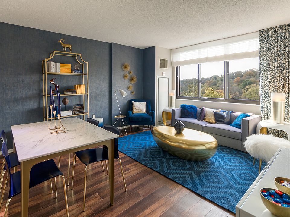 1st image of 15 Bank St APT 119D
