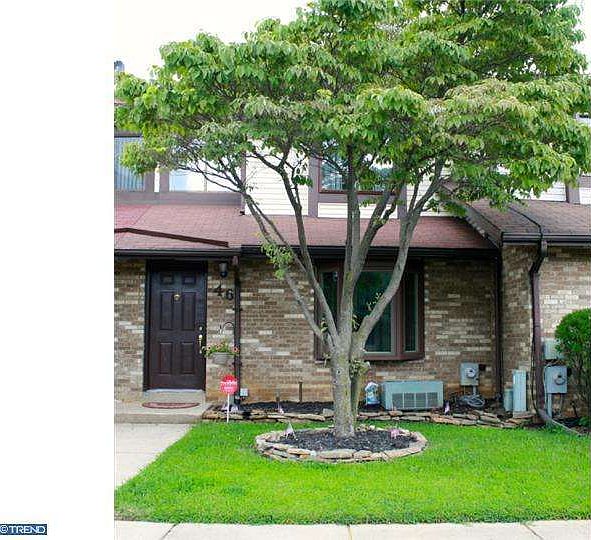 1st image of 46 Bohemia Dr