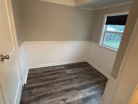 4th image of 3023 W Meadow St