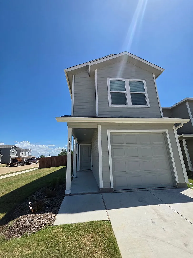 Charming New Build with Modern Layout 3 Bed, 3 Bath in Foree Ranch — Photo 1