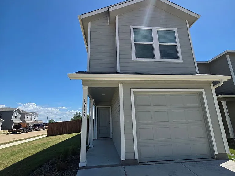 12192 Morgan Dr — Photo 1