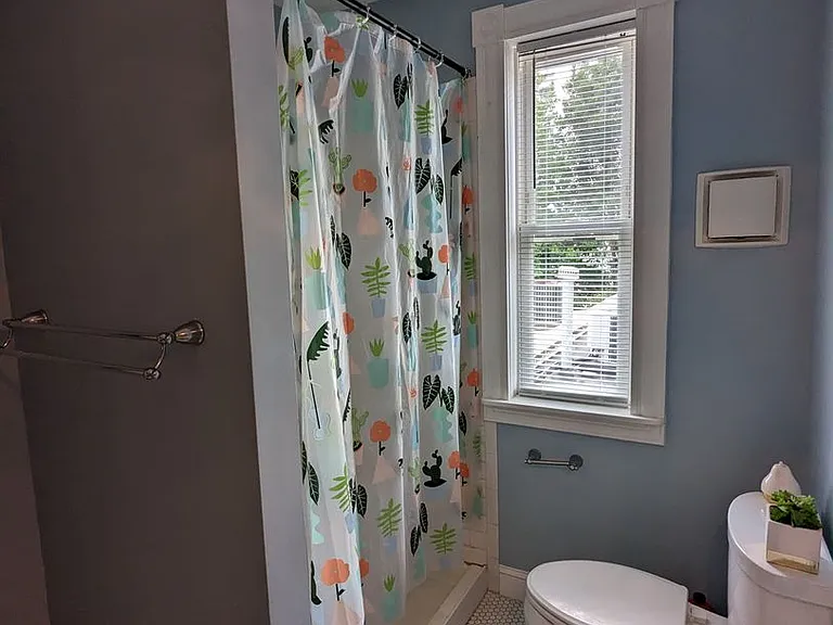 1609 W Grace St — Photo 23
