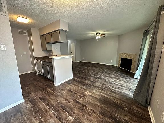 3rd image of 2120 El Paseo St APT 2203