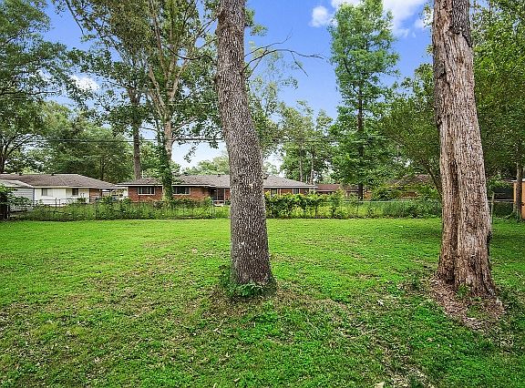 3rd image of 1528 Sierra Vista Dr
