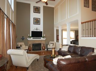 1696 Apple Valley Dr, Wauconda, IL 60084