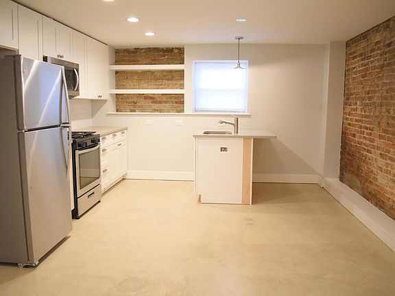 4th image of 4932 W Montrose Ave #G1