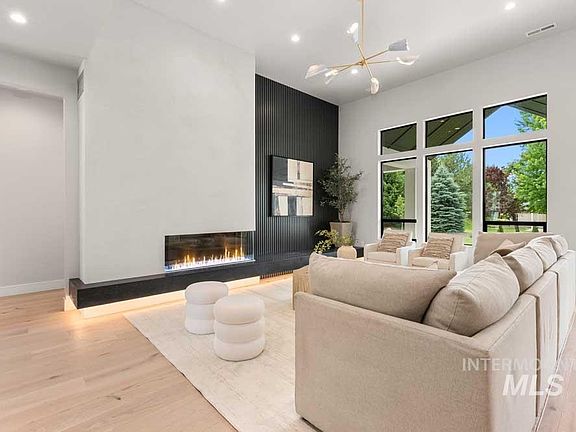 5th image of 4061 W Strant Dr