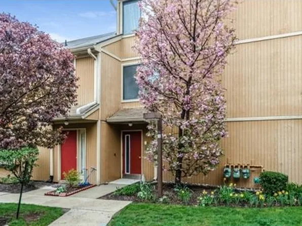 165-409 Essex Ave, Metuchen, NJ 08840