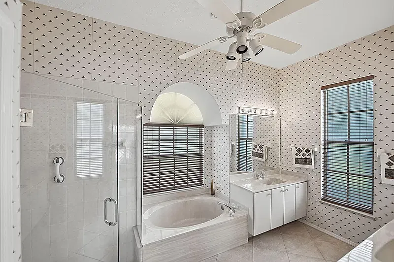 3 bed, 2015 sqft, $4,000 — Photo 3