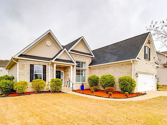 2nd image of 571 Maple Valley Loop