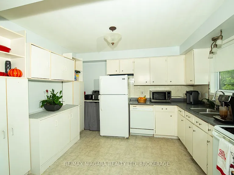 47 Elmvale Cres — Photo 6
